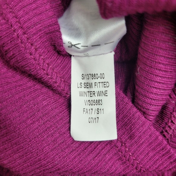 Old Navy Ribbed Knit Top - Picture 8 of 9